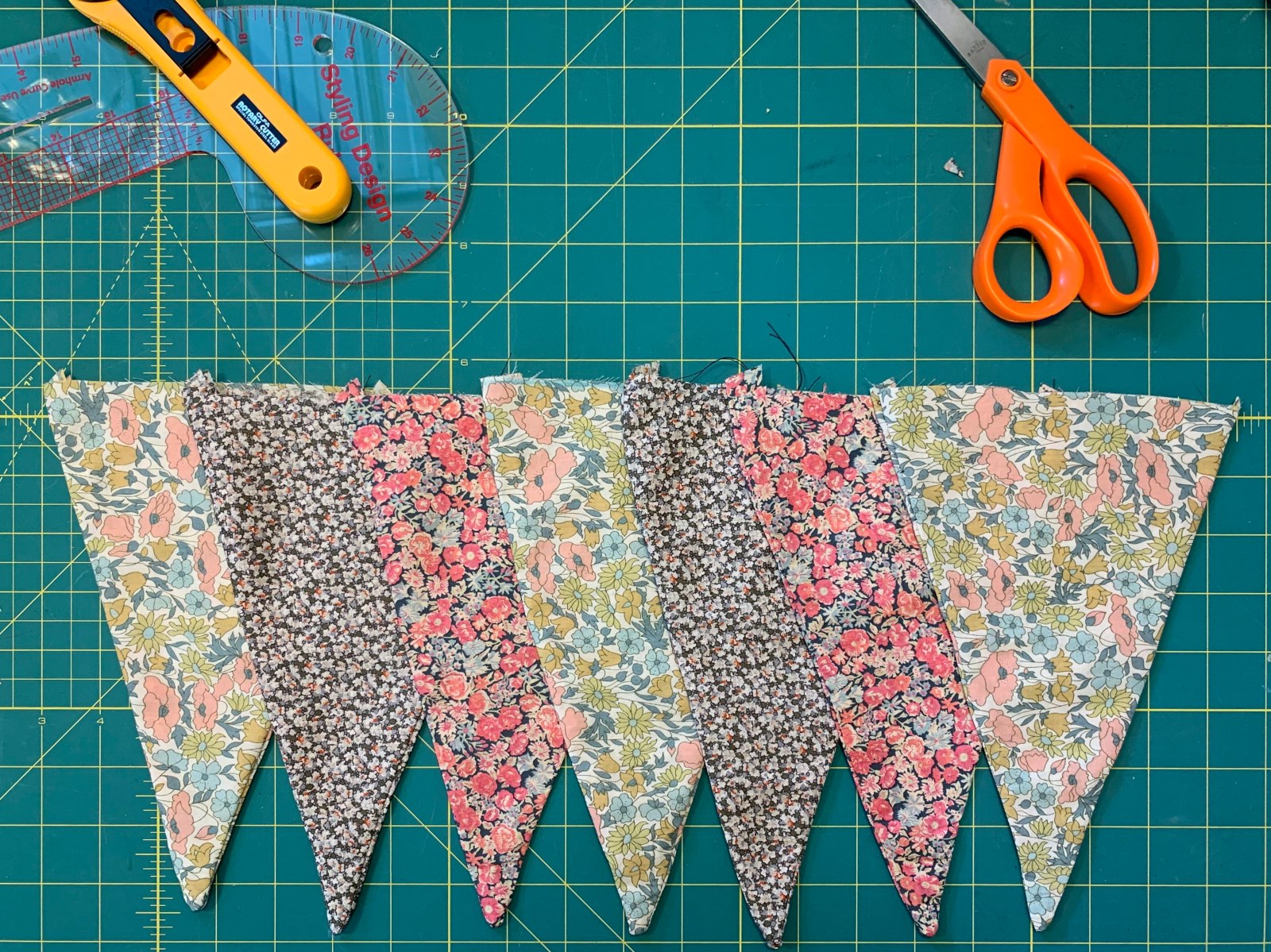 Liberty bunting, construction